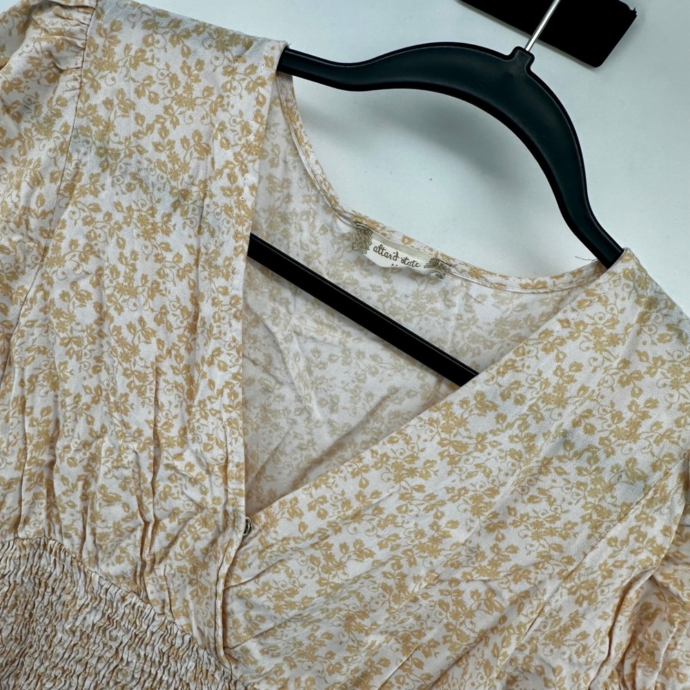 Altar'd State Floral Crop Top Smocked Waist‎ V Neck Short Sleeve Beige Medium